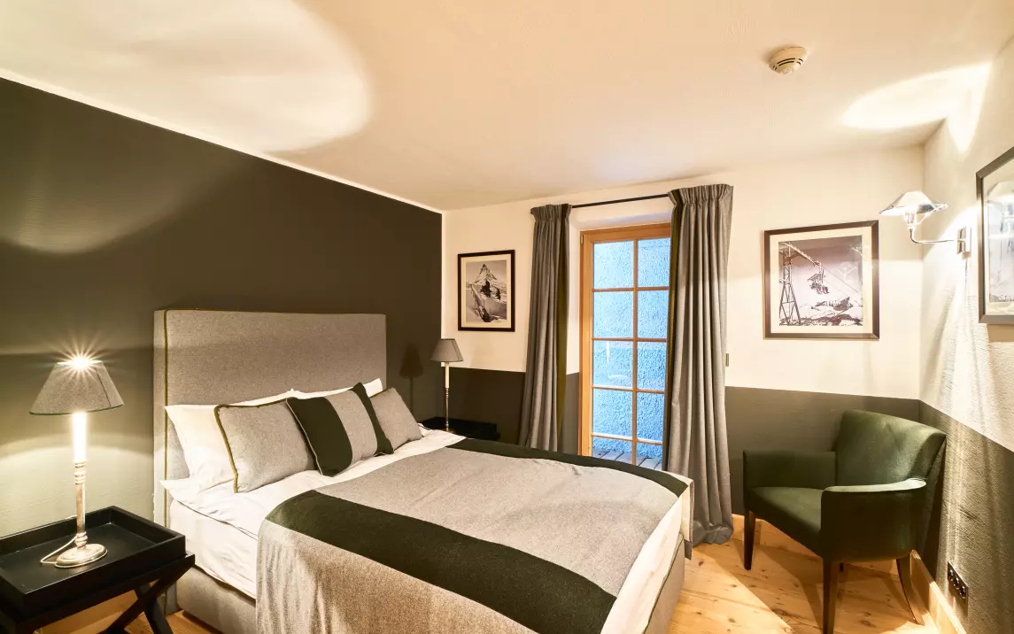 Schlafzimmer 8