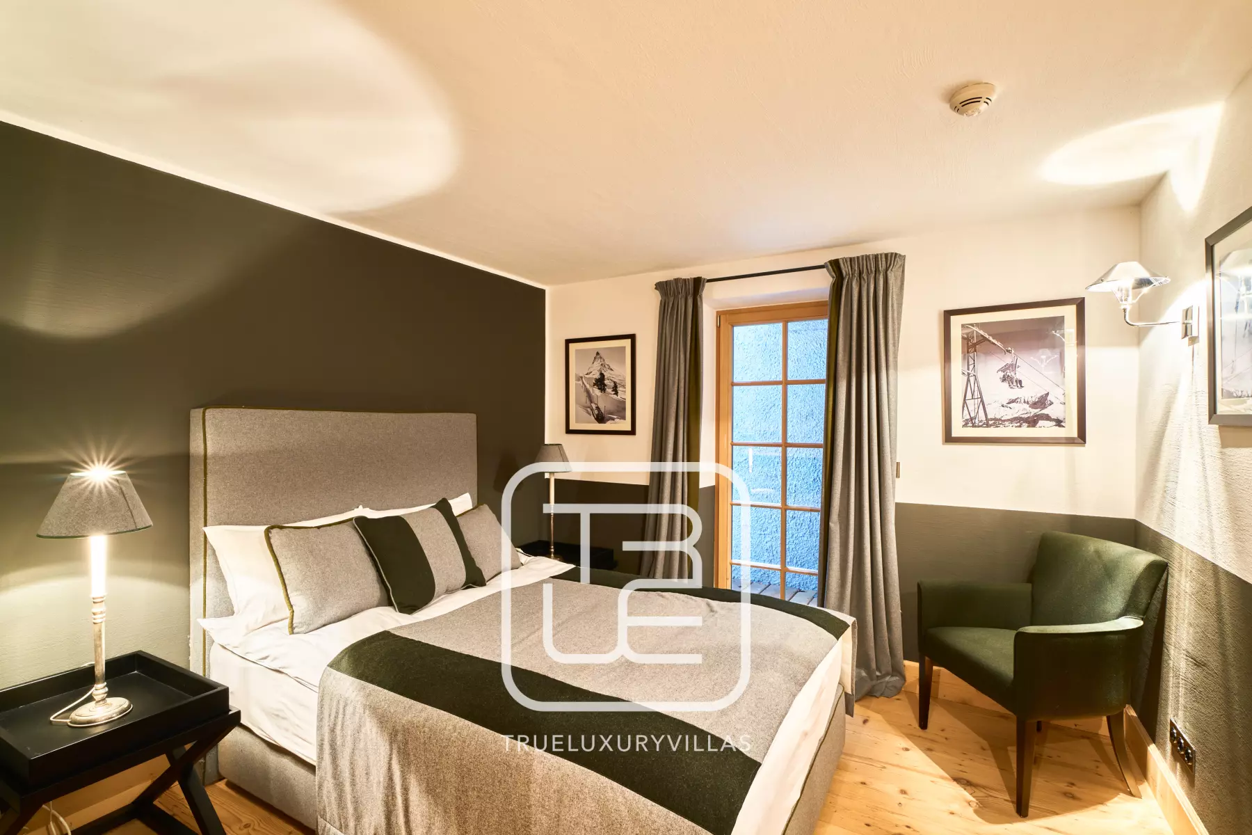 Schlafzimmer 8