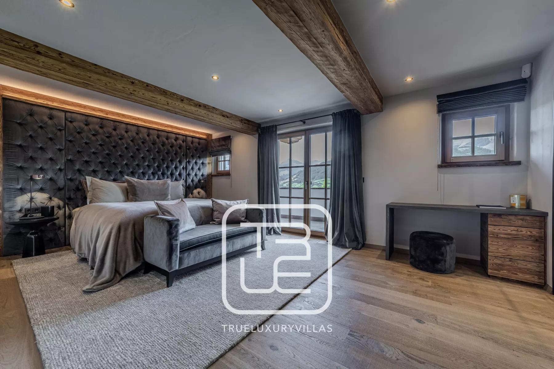 Schlafzimmer 1