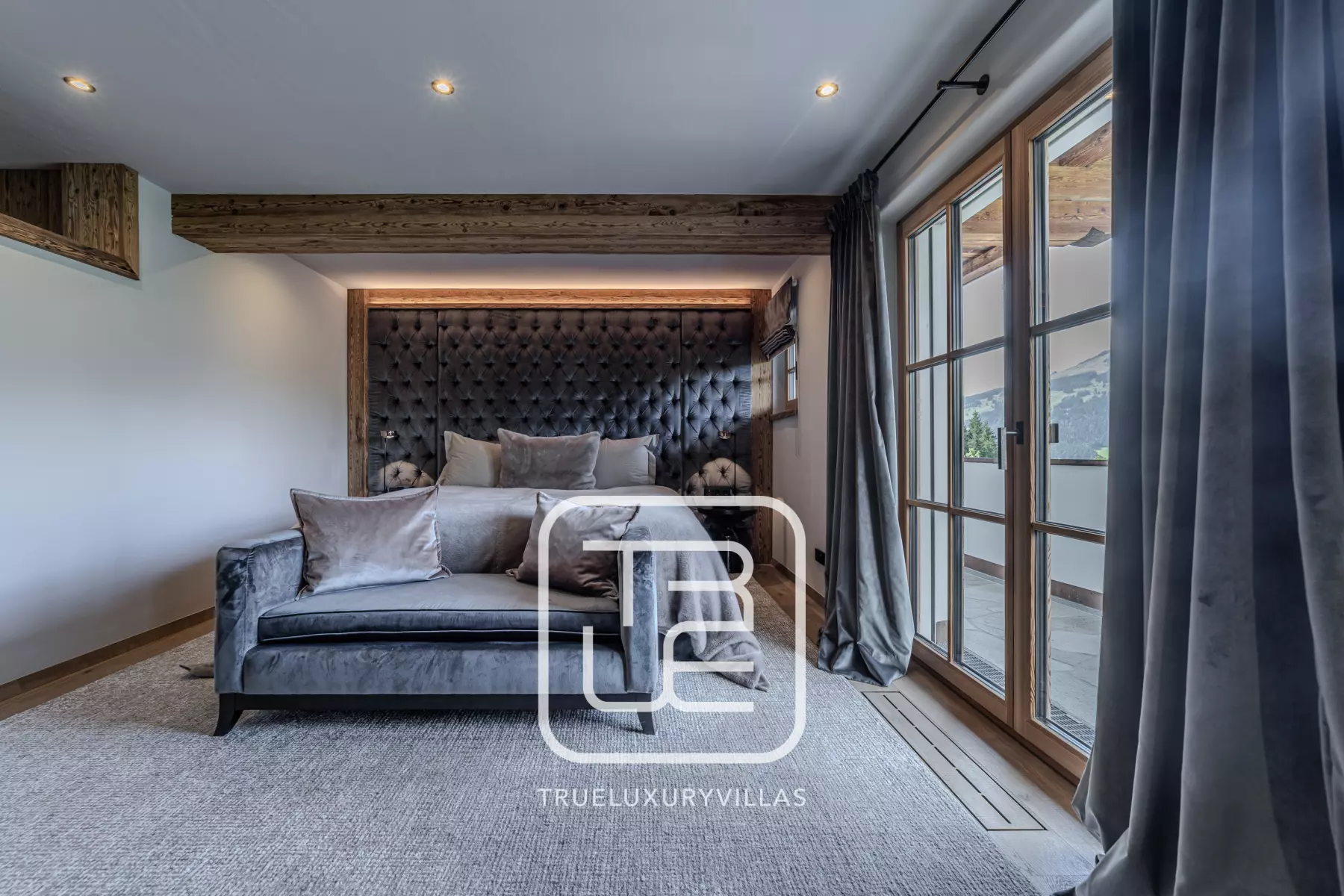 Schlafzimmer 1