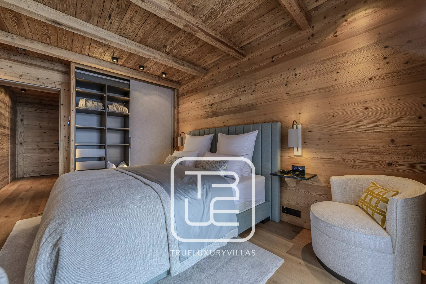 Schlafzimmer 5