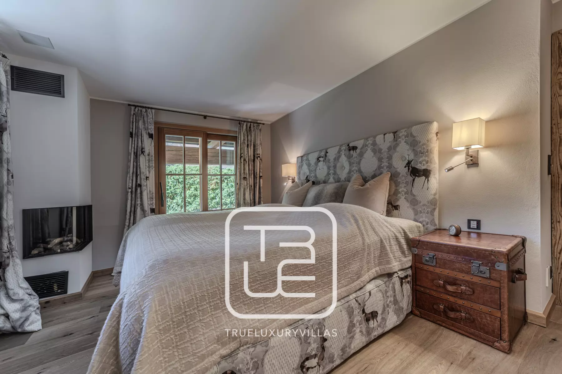 Schlafzimmer 1