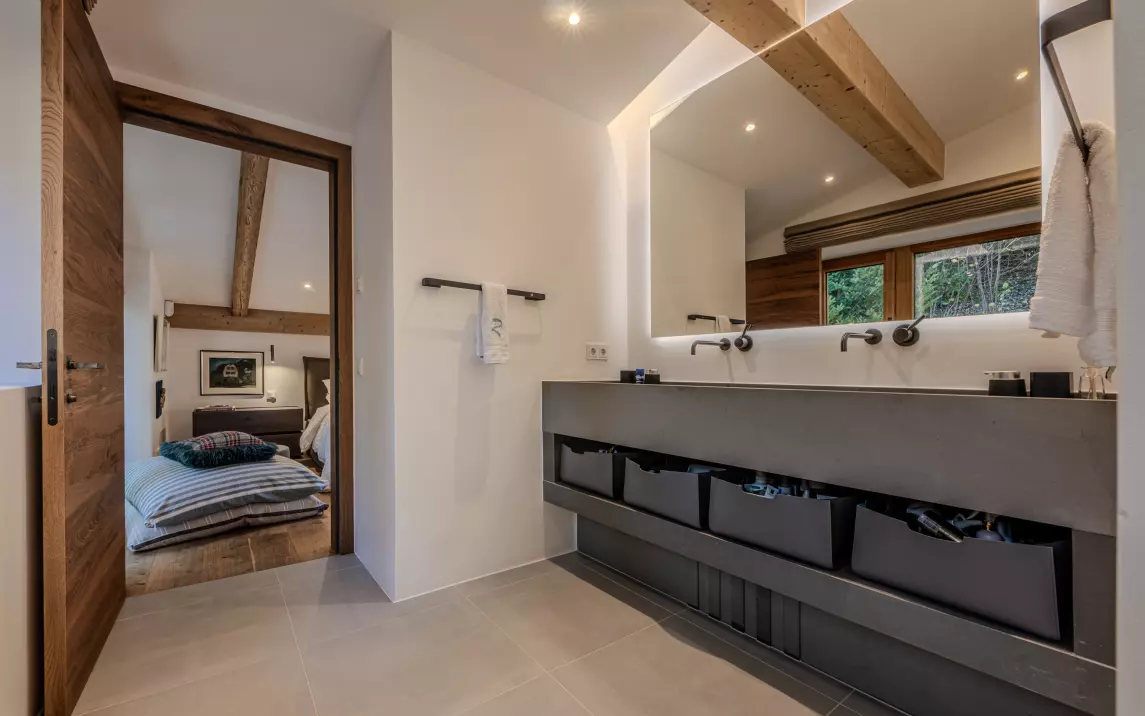 Schlafzimmer 1