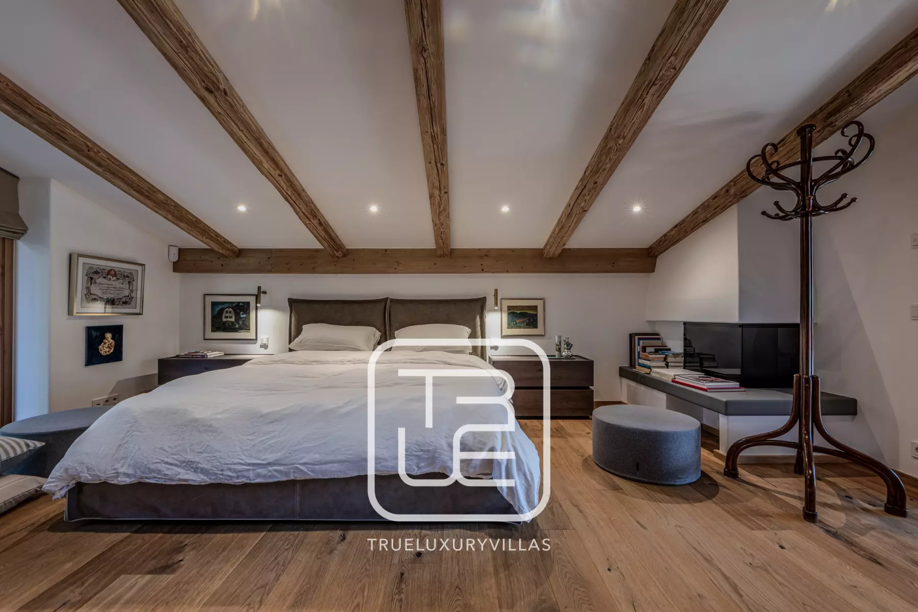 Schlafzimmer 1