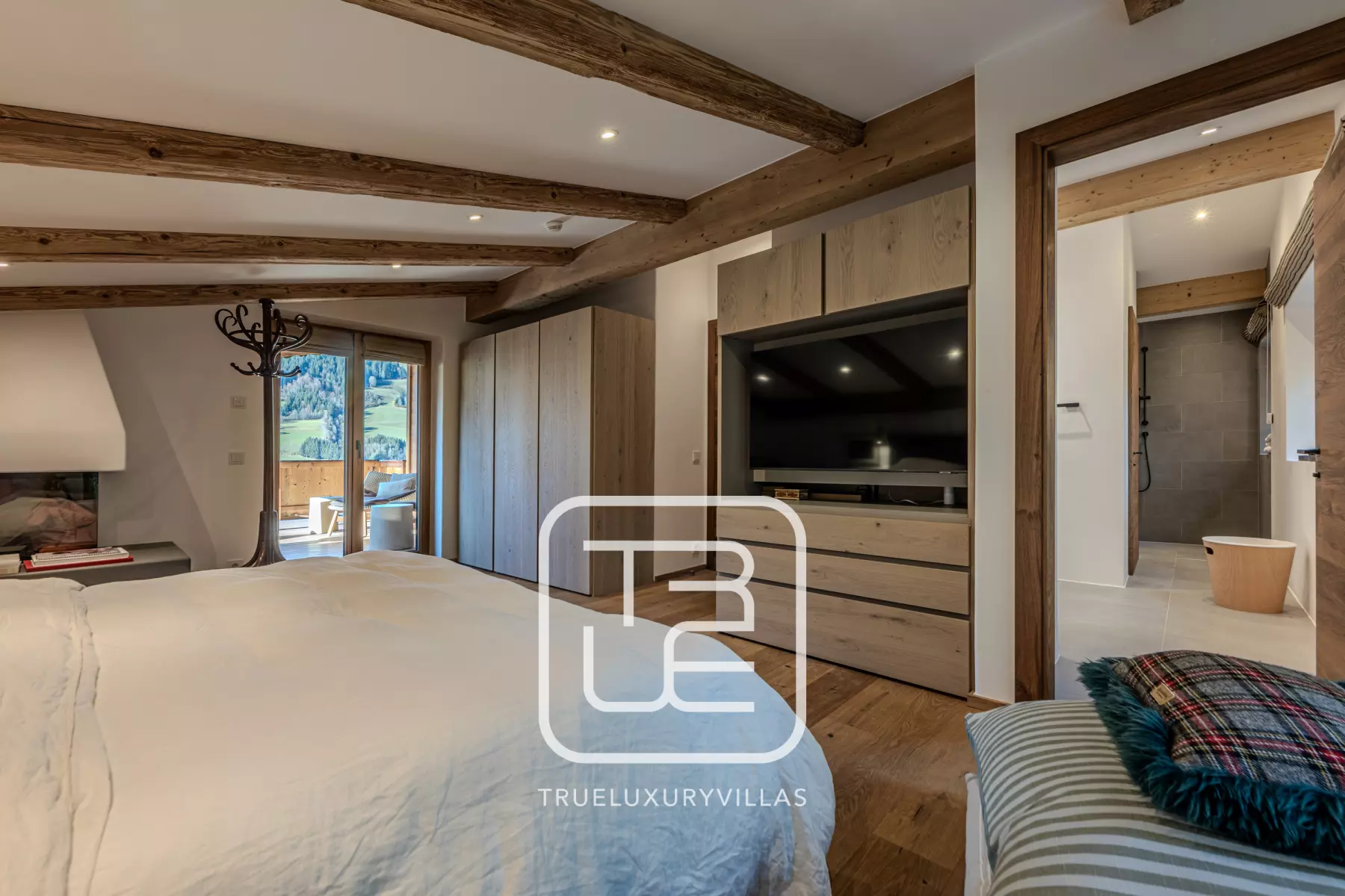 Schlafzimmer 1