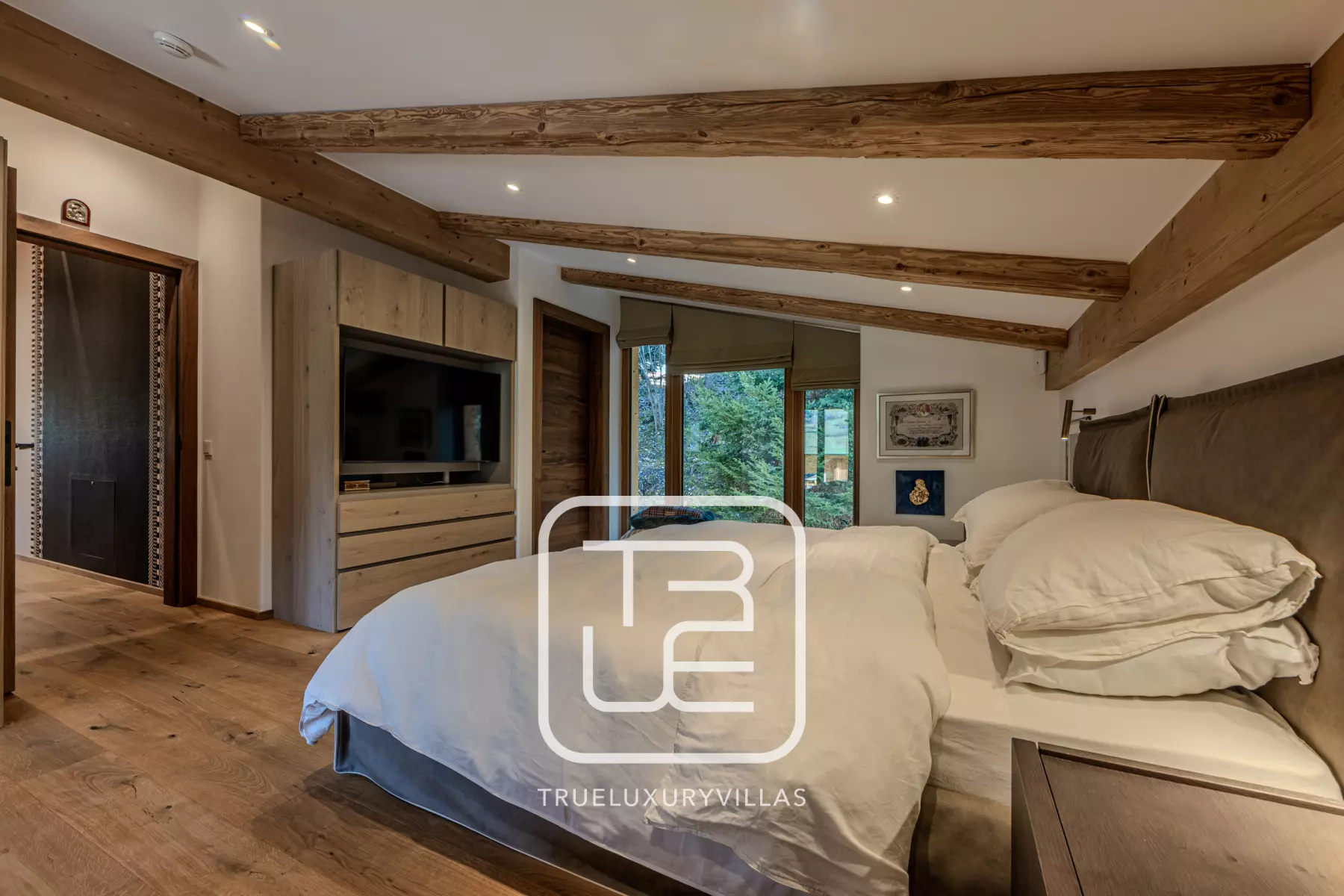 Schlafzimmer 1