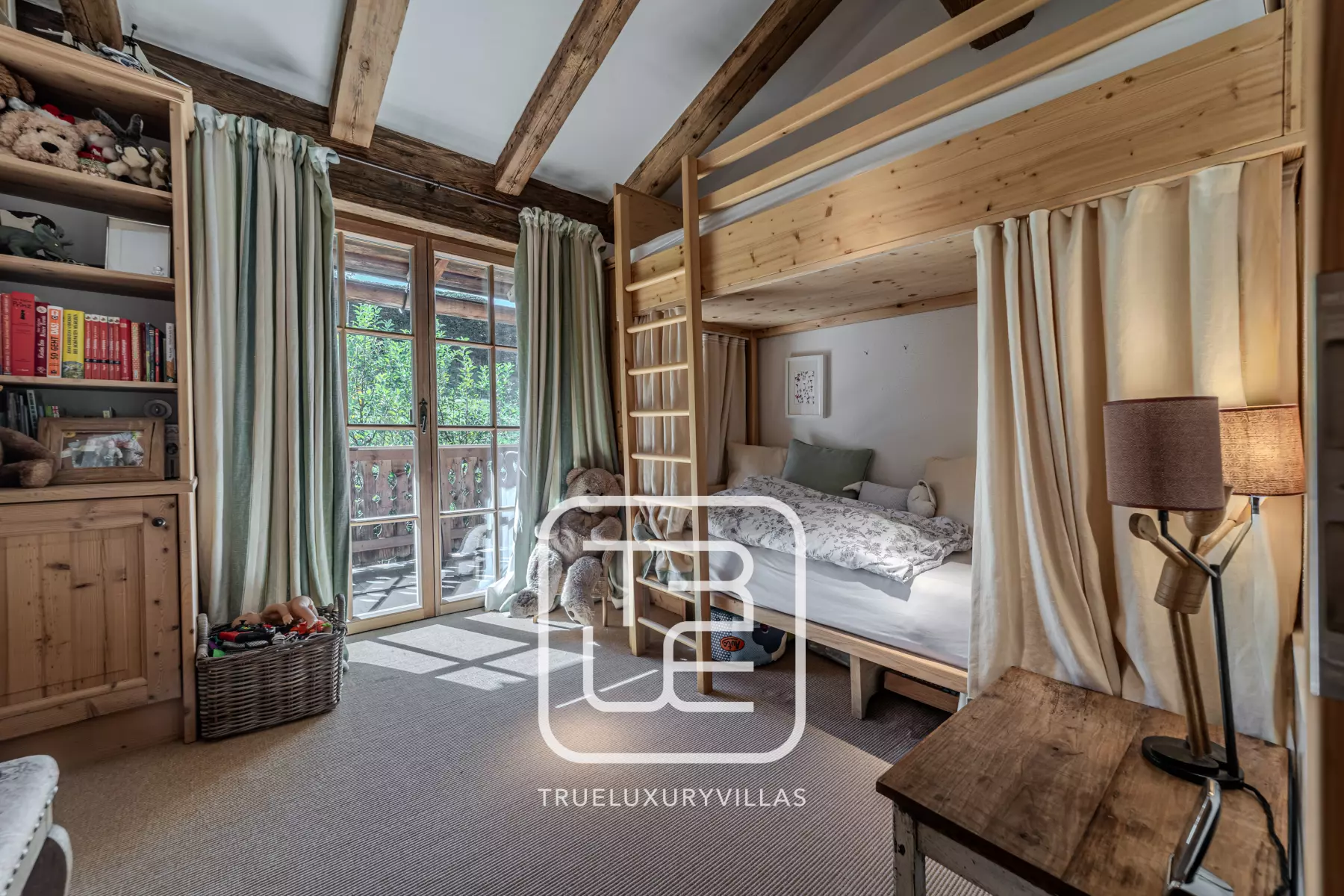 Schlafzimmer 5