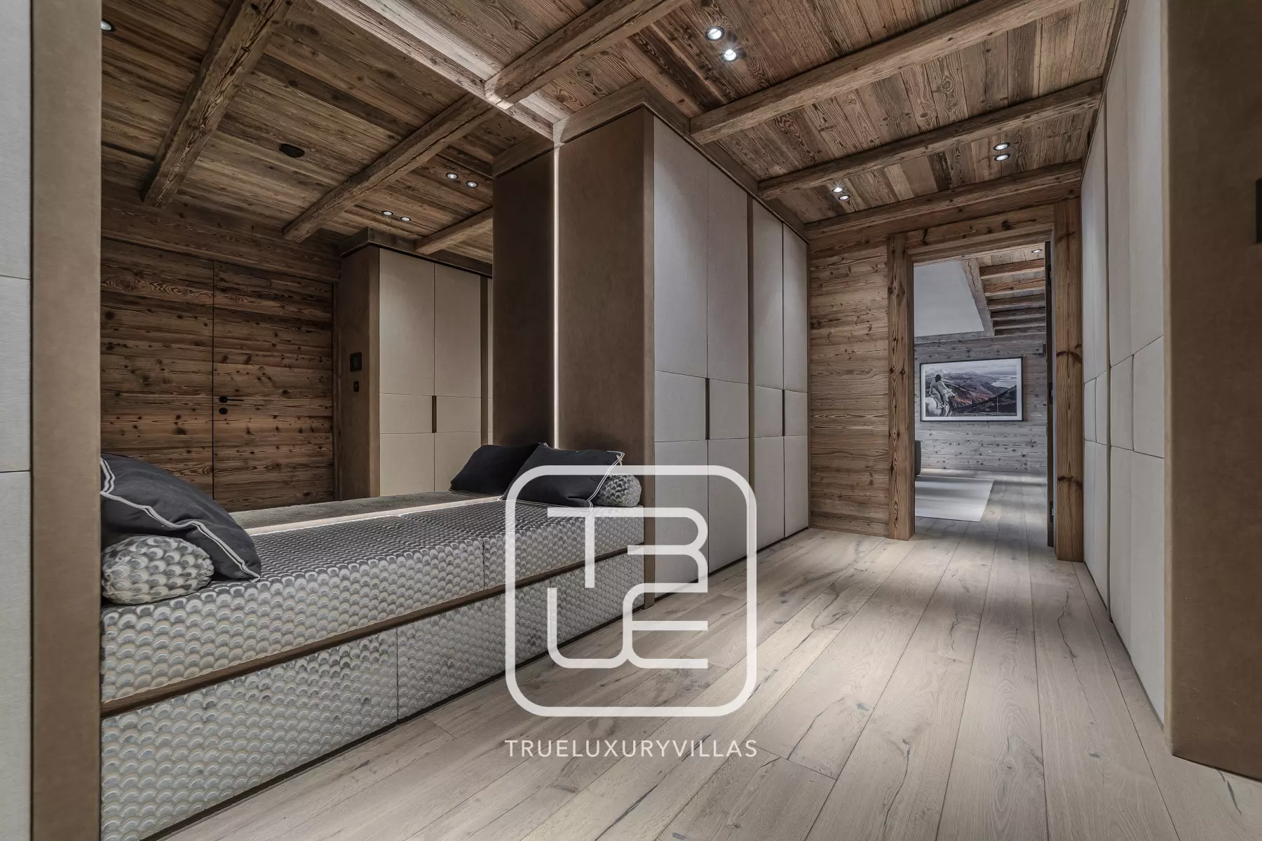 Schlafzimmer 1