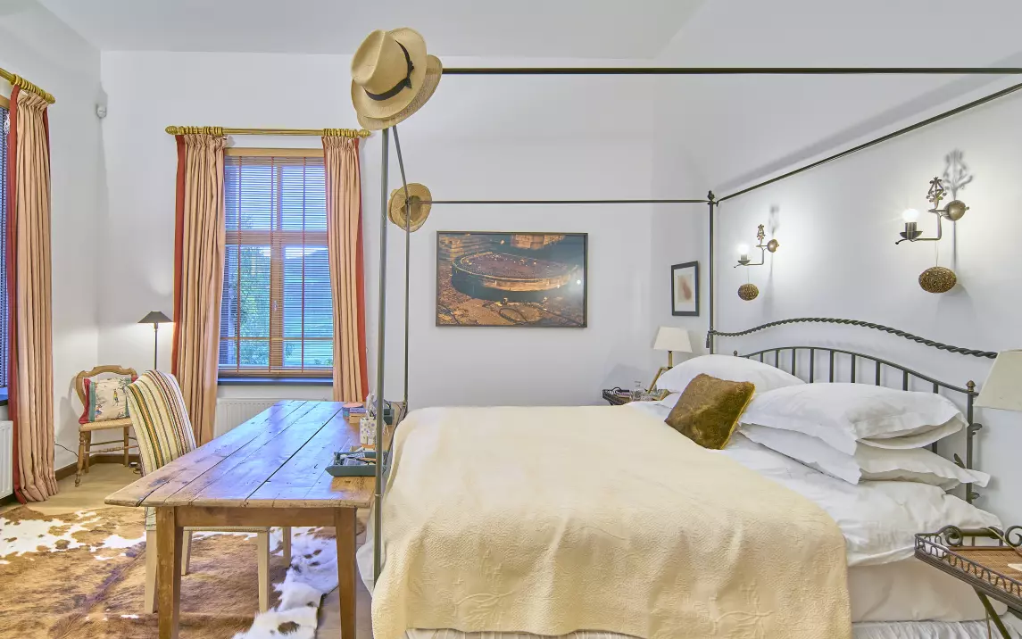 Schlafzimmer 1