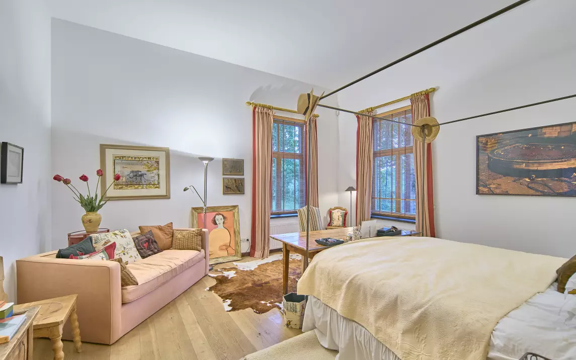Schlafzimmer 1