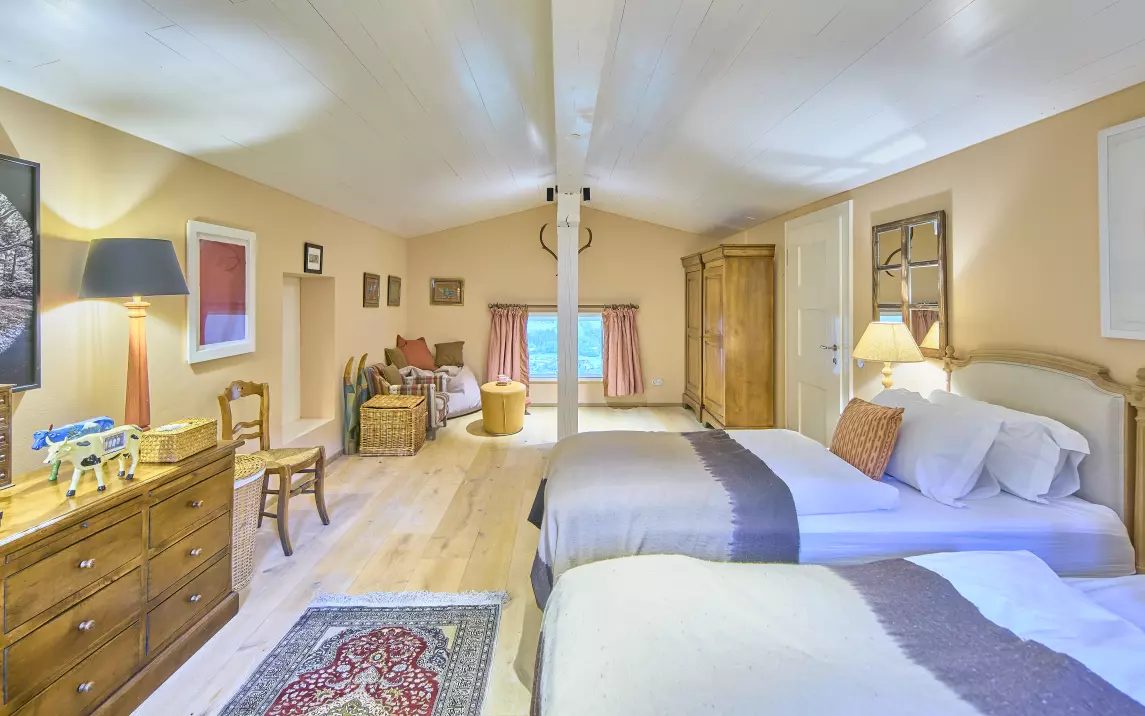 Schlafzimmer 5