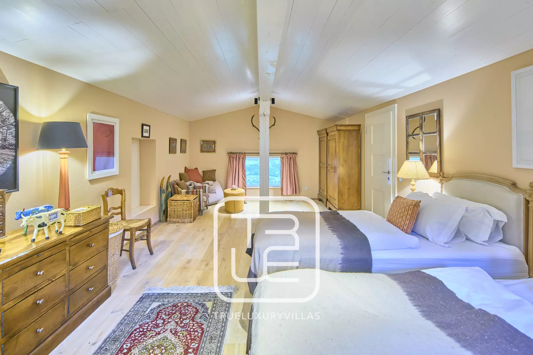 Schlafzimmer 5