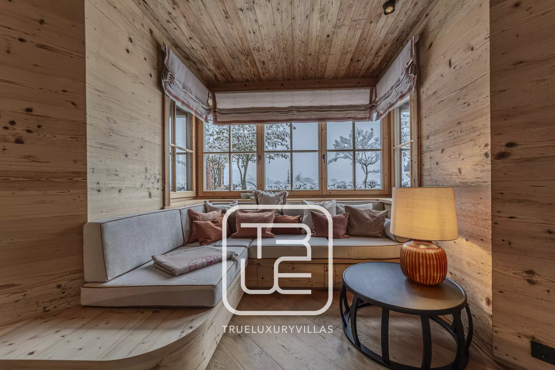 Schlafzimmer 8