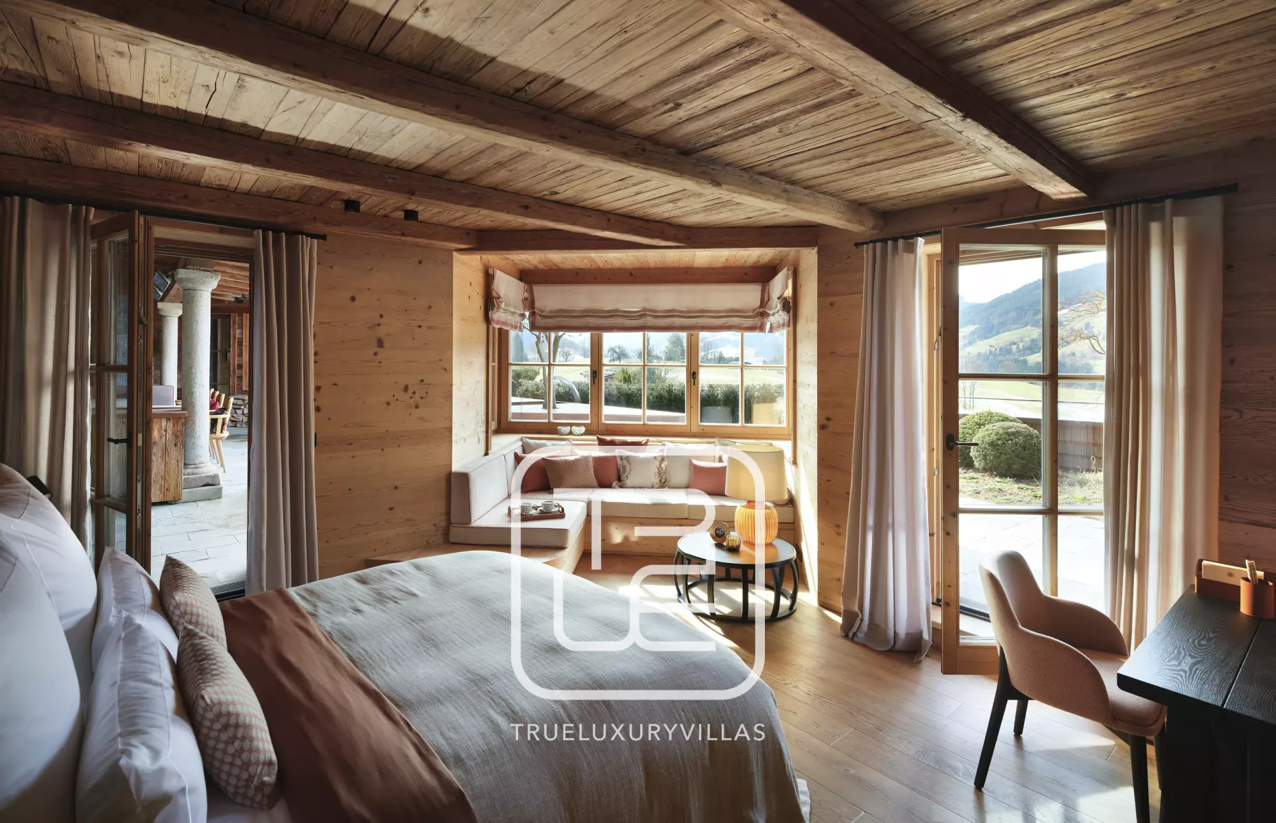 Schlafzimmer 8