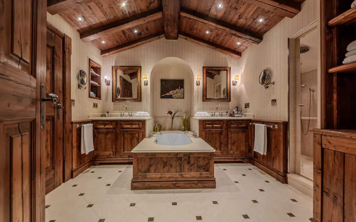 Schlafzimmer 1