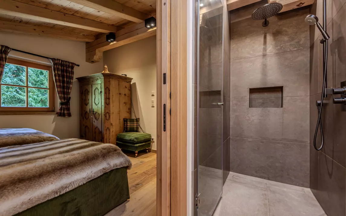 Schlafzimmer 8