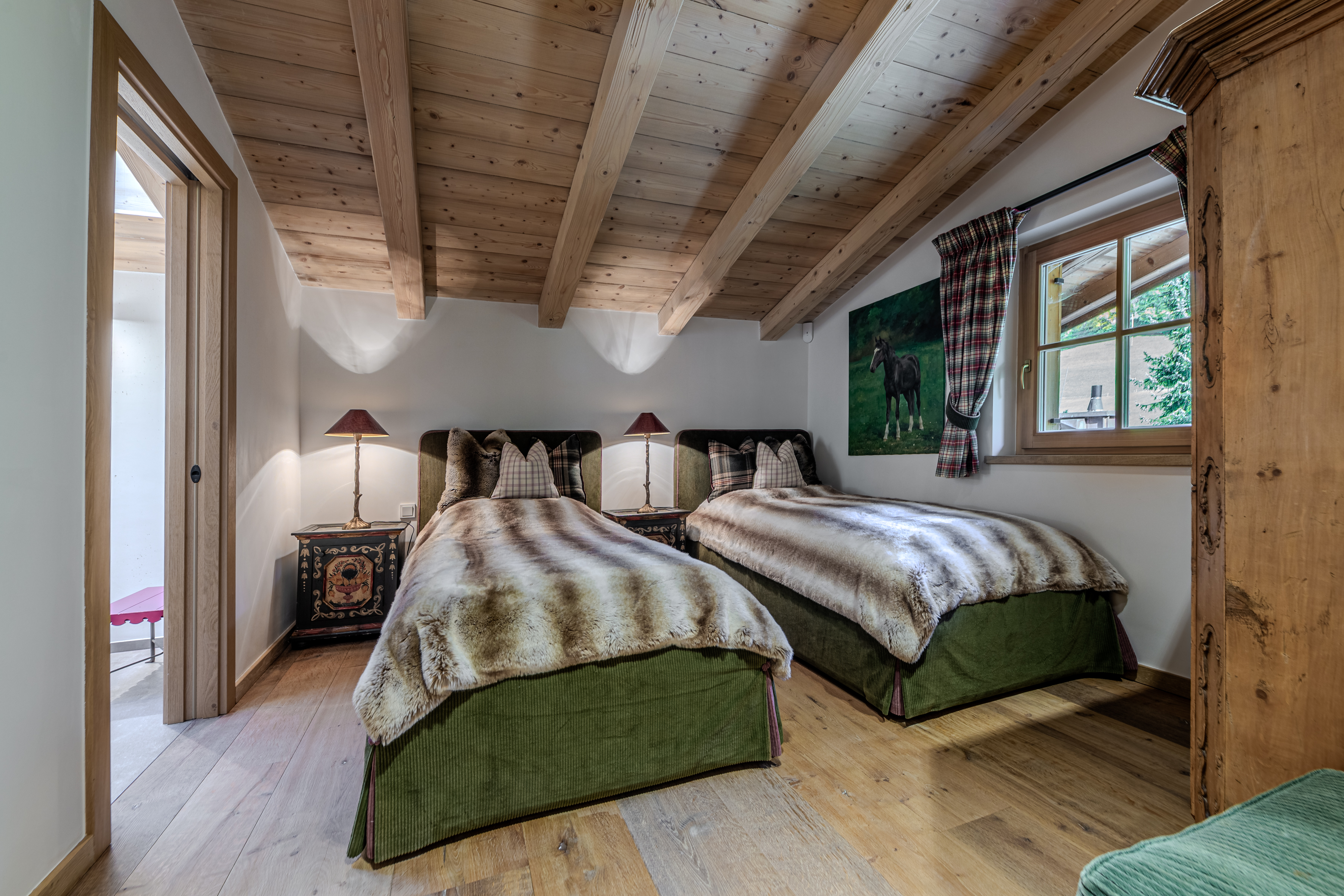 Schlafzimmer 8