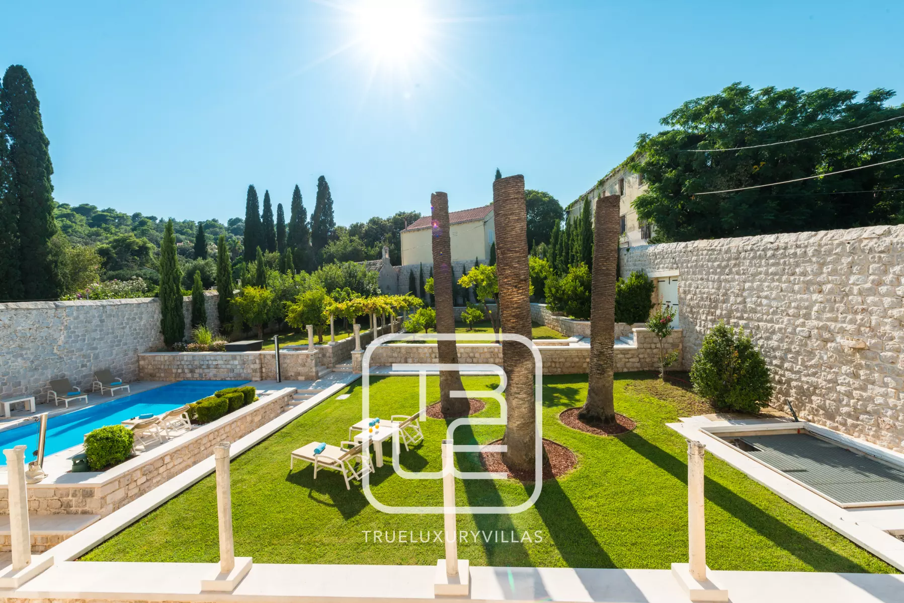 Villa Corina