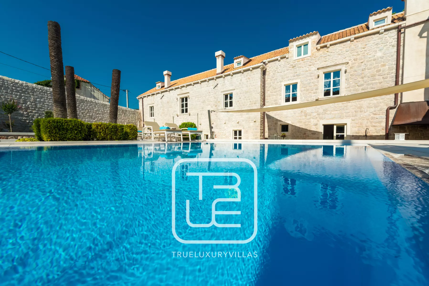 Villa Corina