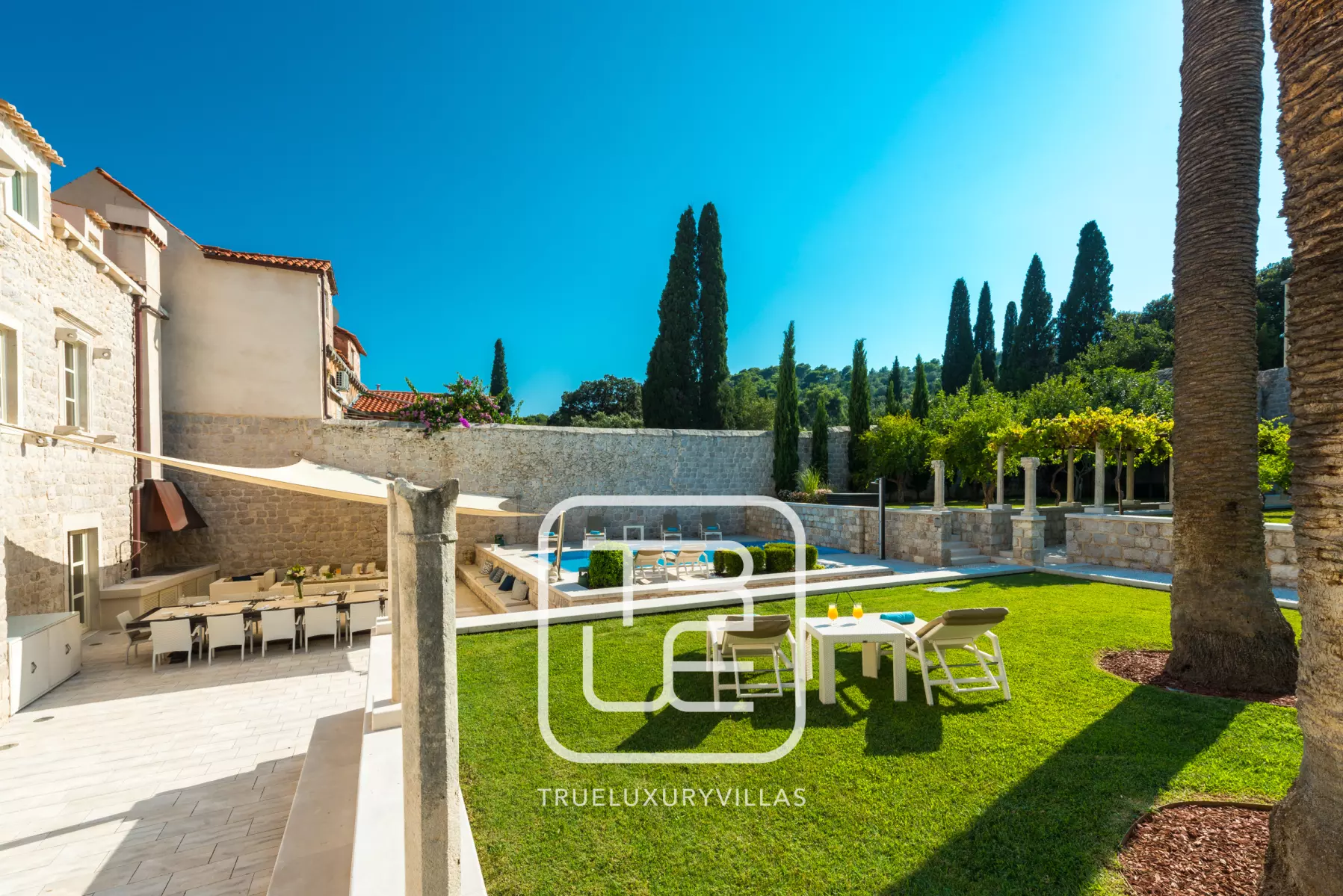Villa Corina