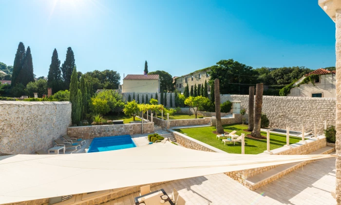 Villa Corina