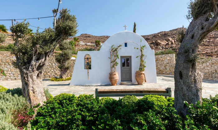 Lukas Estate