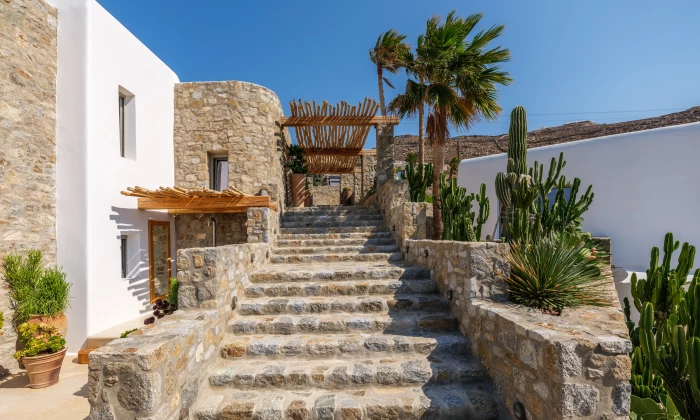 Lukas Estate