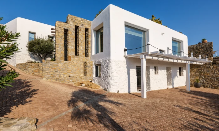 Lukas Estate