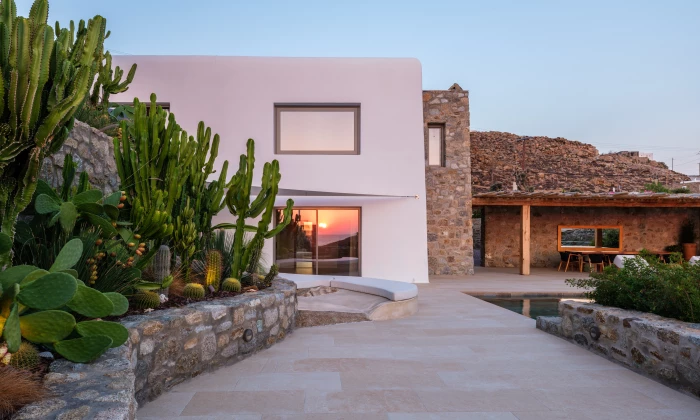 Lukas Estate
