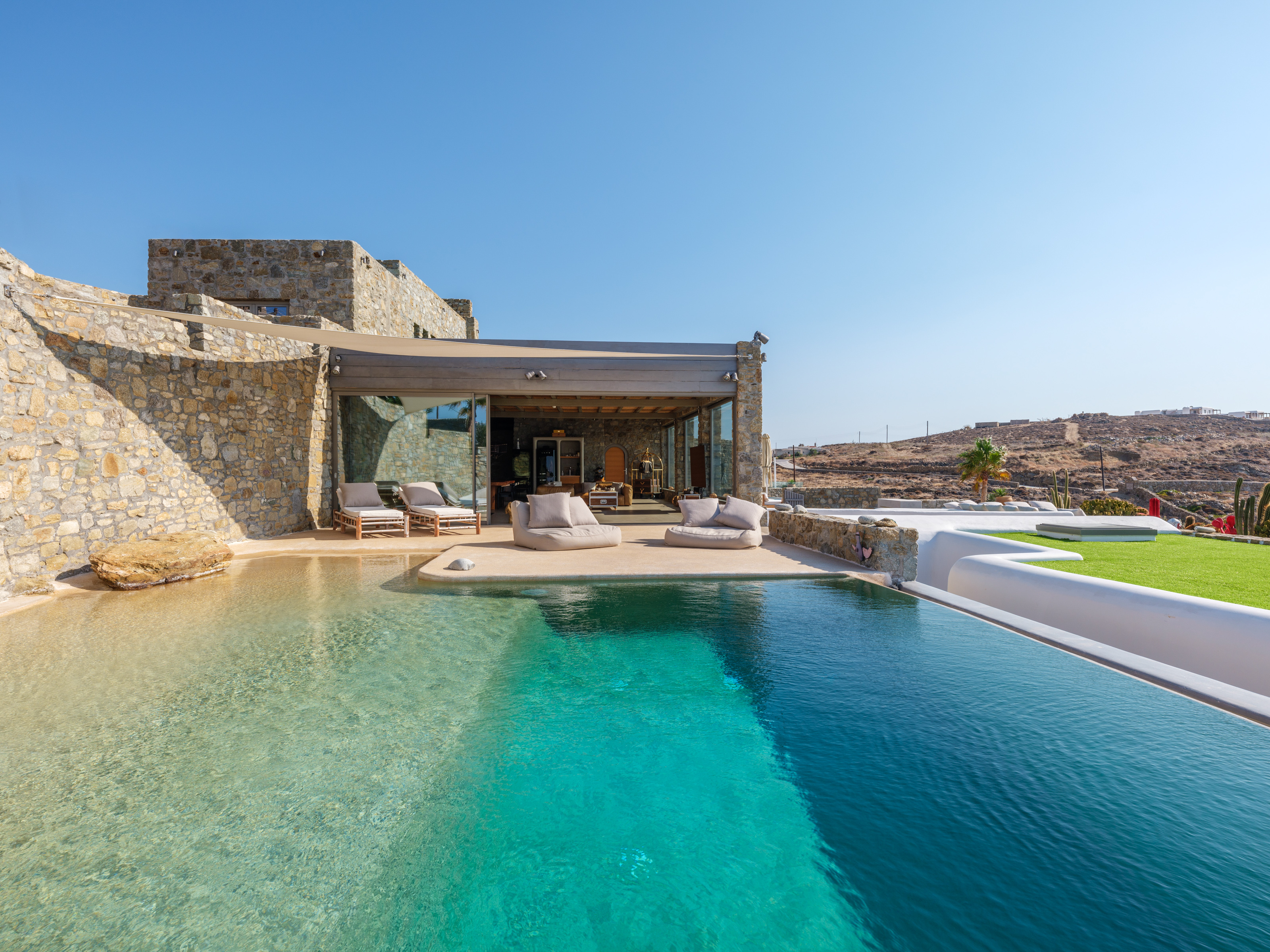 Lukas Estate