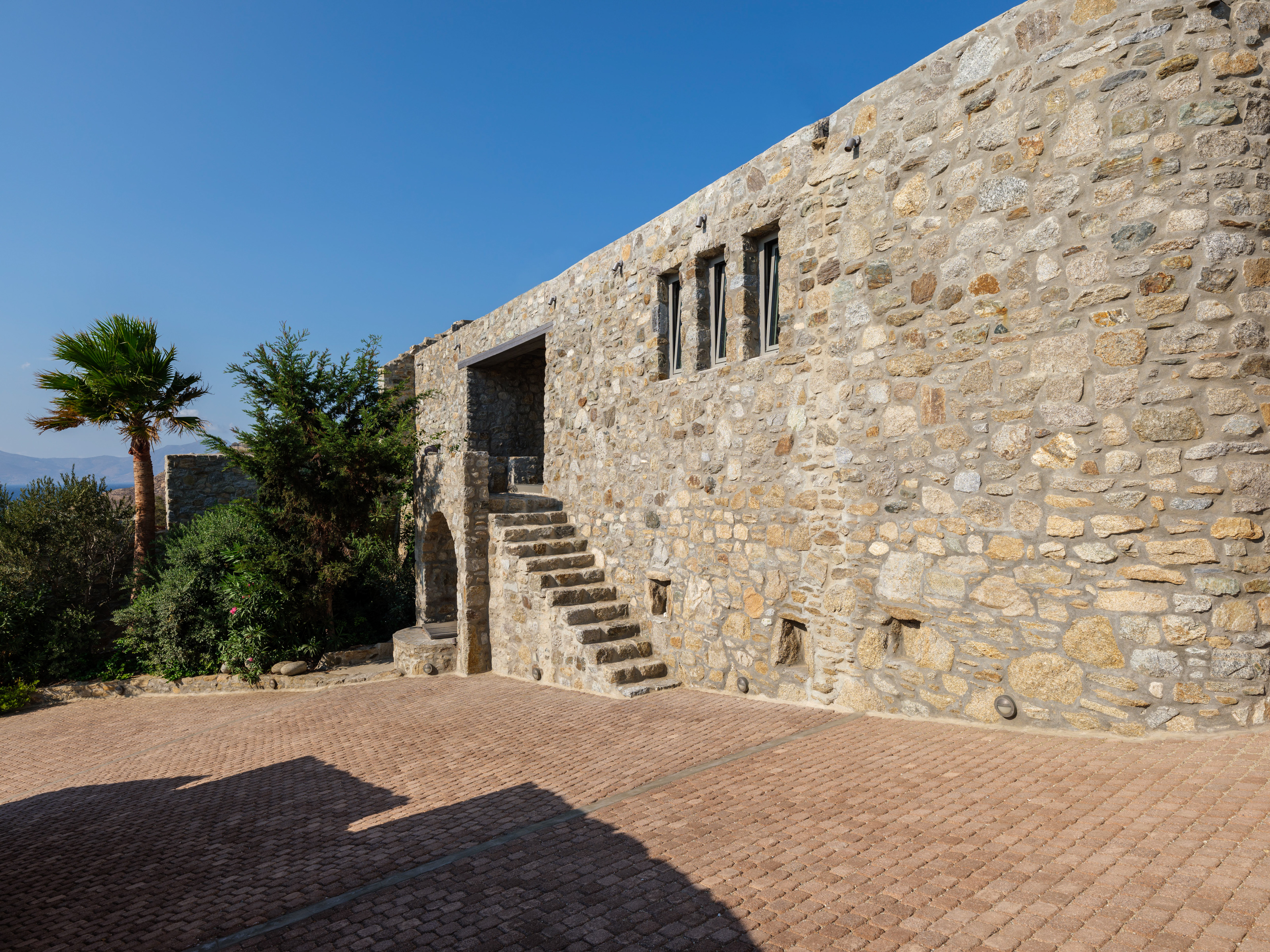 Lukas Estate