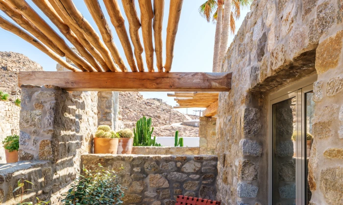 Lukas Estate
