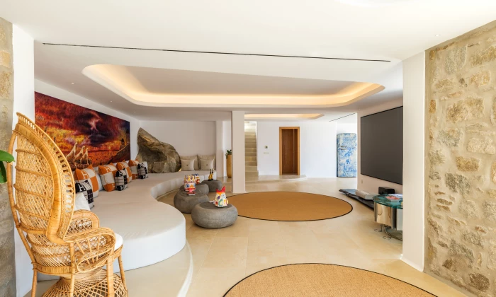 Lukas Estate