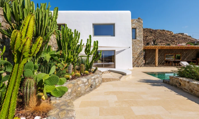Lukas Estate