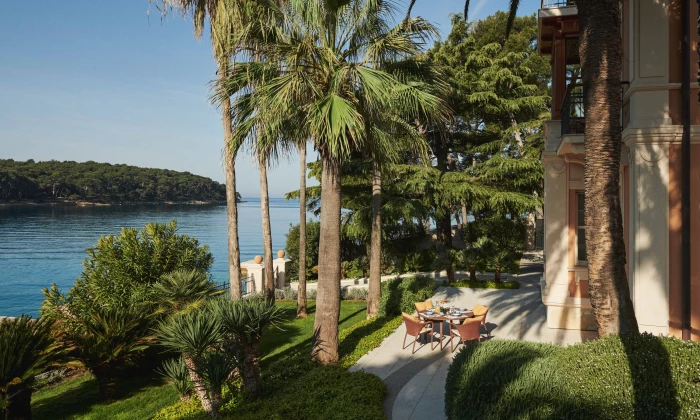 Villa Mira